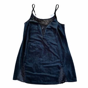 NWT Urban Outfitters Daisy Jones Boho Velvet with Deep V Lace Dress Sz Small